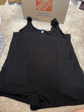 Black Sleeveless Romper with Front Pockets